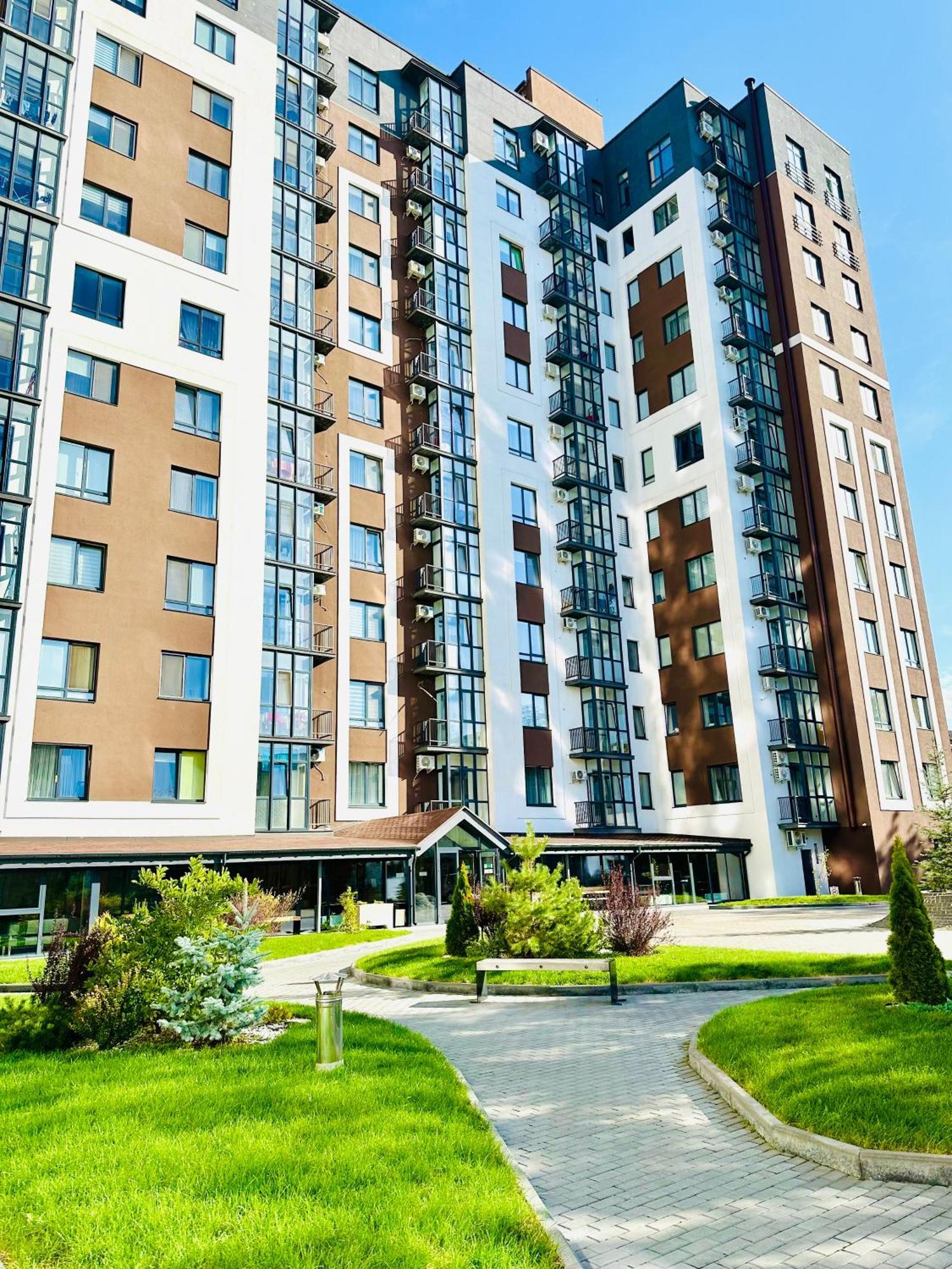 Comfortable Apartments With A Coffee Machine In The City Centre, Zlata Plaza Rivne Exterior foto
